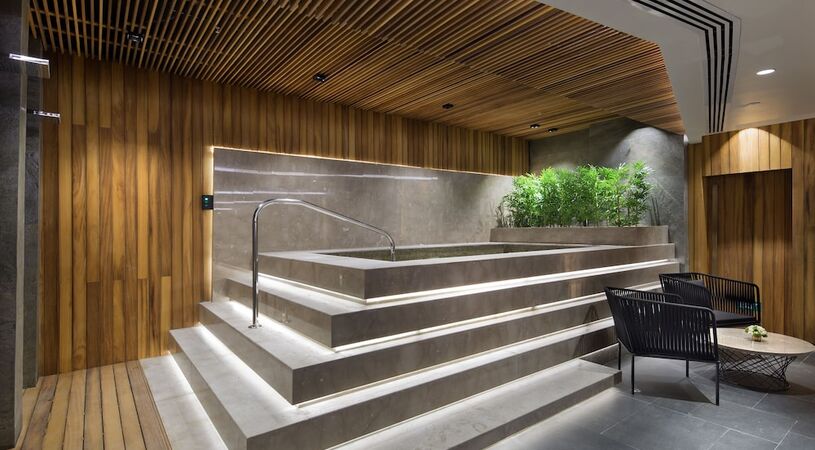 DoubleTree by Hilton Hotel Istanbul - Piyalepasa