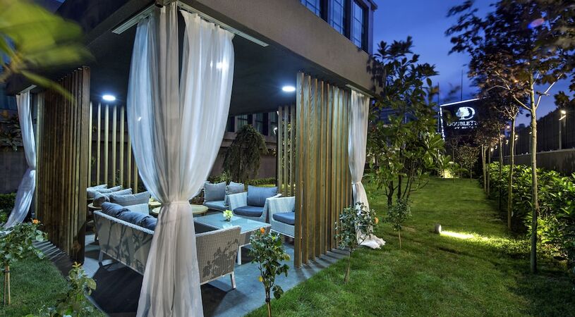 DoubleTree by Hilton Hotel Istanbul - Piyalepasa