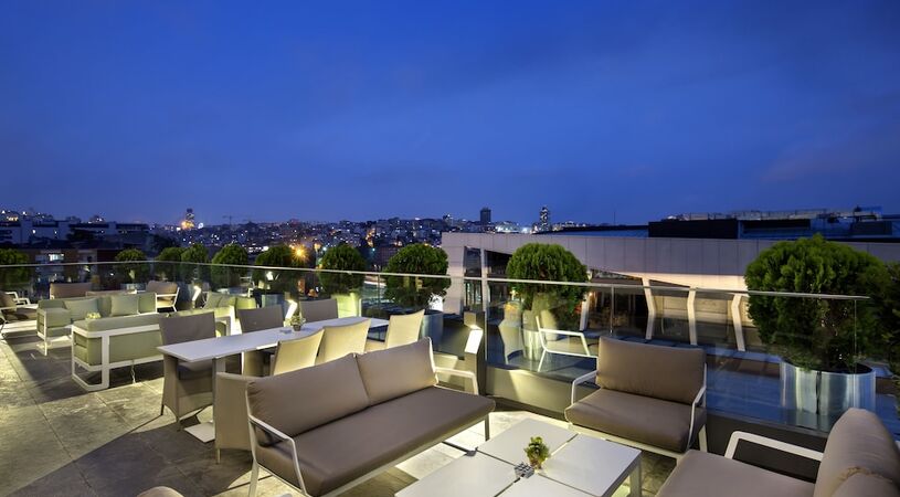 DoubleTree by Hilton Hotel Istanbul - Piyalepasa