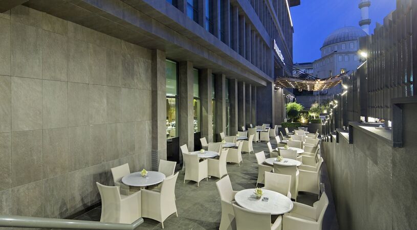 DoubleTree by Hilton Hotel Istanbul - Piyalepasa