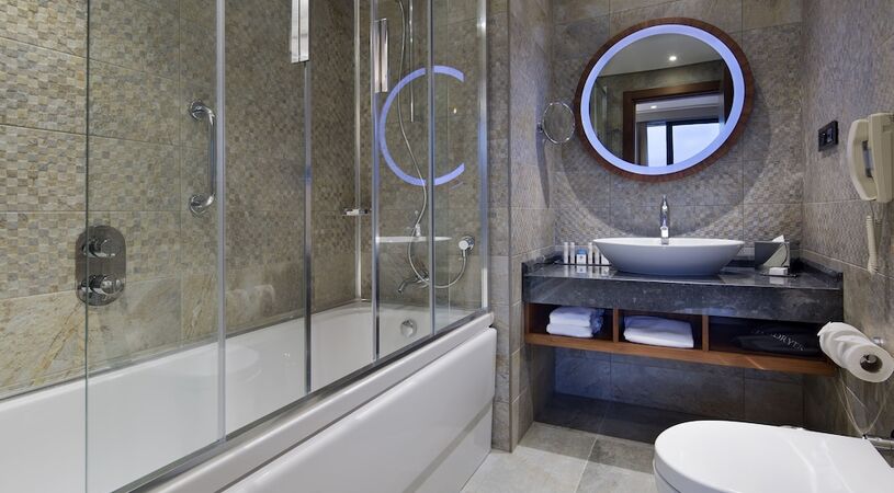DoubleTree by Hilton Hotel Istanbul - Piyalepasa