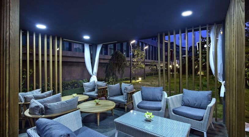 DoubleTree by Hilton Hotel Istanbul - Piyalepasa
