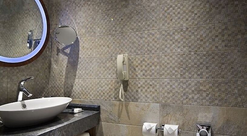 DoubleTree by Hilton Hotel Istanbul - Piyalepasa