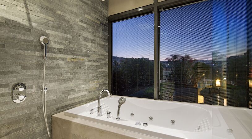 DoubleTree by Hilton Hotel Istanbul - Piyalepasa