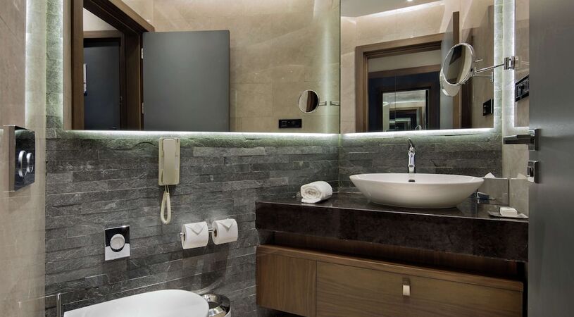 DoubleTree by Hilton Hotel Istanbul - Piyalepasa