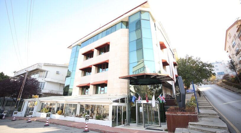 Grand Nora Hotel