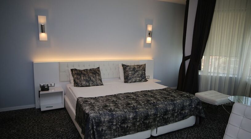 Grand Nora Hotel