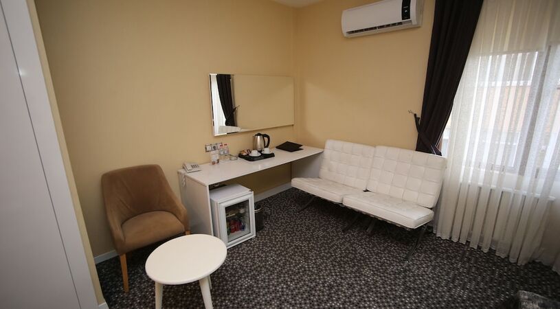 Grand Nora Hotel