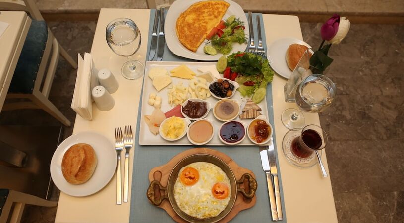 Grand Nora Hotel