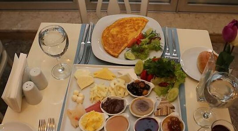 Grand Nora Hotel