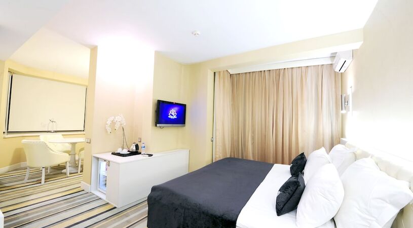 Grand Nora Hotel