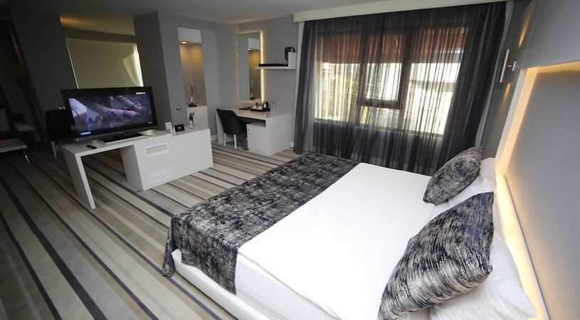 Grand Nora Hotel