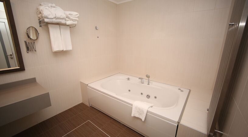 Grand Nora Hotel