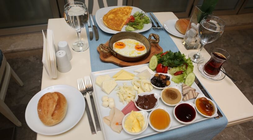 Grand Nora Hotel