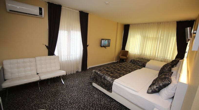 Grand Nora Hotel