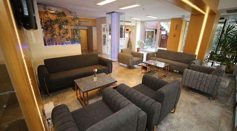 Grand Nora Hotel