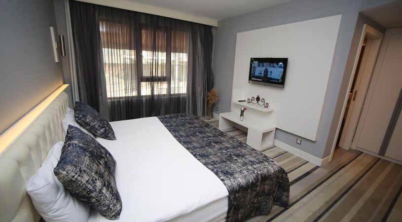 Grand Nora Hotel