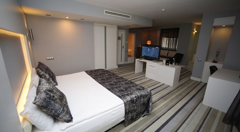 Grand Nora Hotel