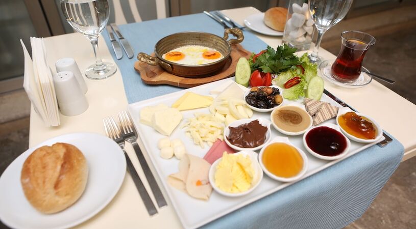 Grand Nora Hotel