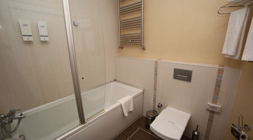 Grand Nora Hotel