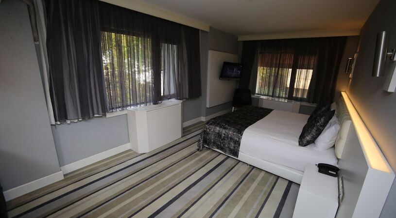 Grand Nora Hotel