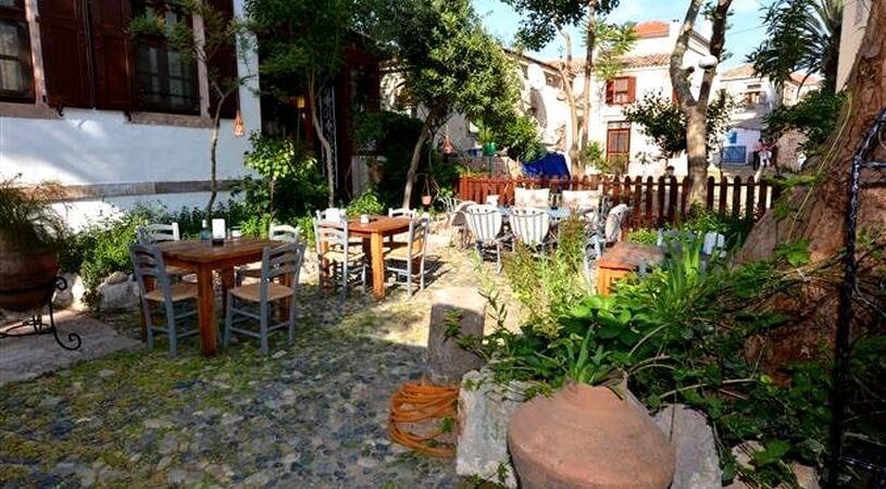 Cunda Zehra Teyzenin Evi