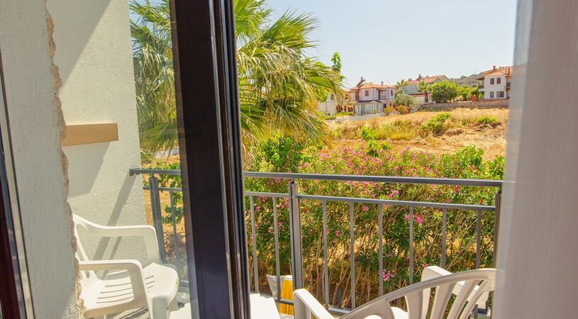 Neo Beach Cunda Hotel