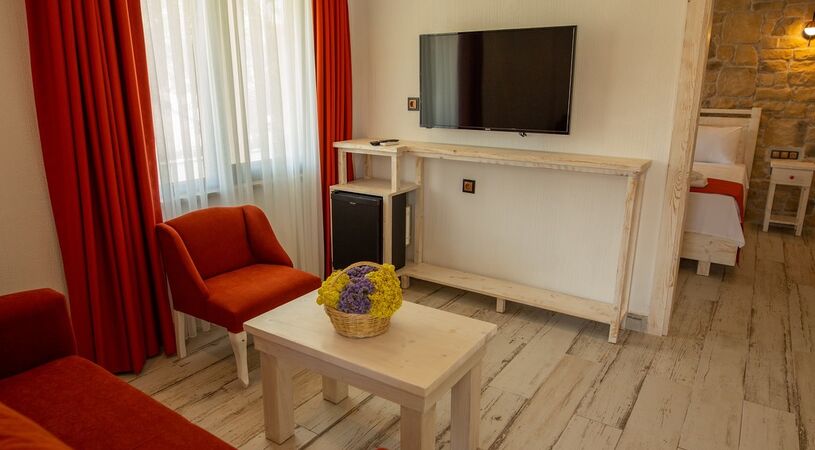 Neo Beach Cunda Hotel