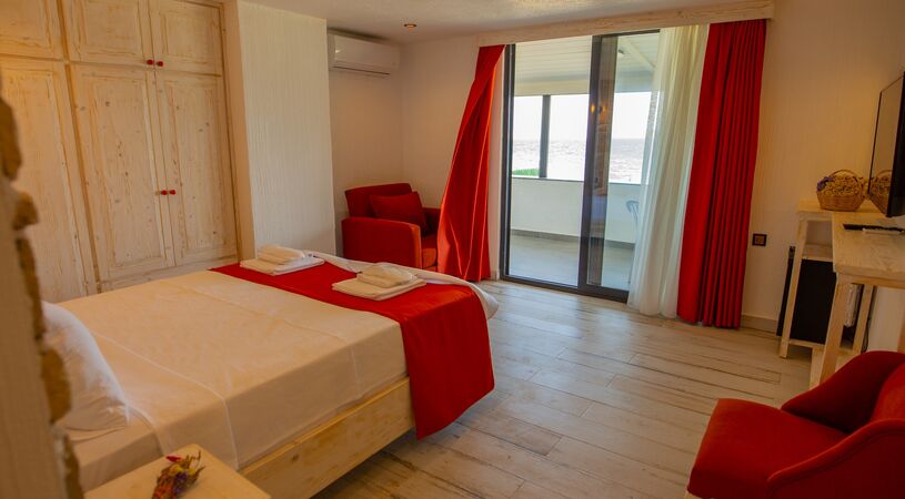 Neo Beach Cunda Hotel