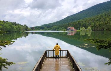 Abant Gölcük Gölü Turu Nesi̇lce Tati̇l Köyü Bungalov Konaklamalı