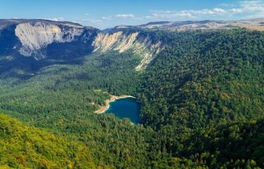Bayramda Taraklı Göynük Mudurnu Abant Gölcük Gölü Topuk Yaylası Düzce Korugöl Güzeldere Şelalesi̇ Sapanca Maşuki̇ye Ormanya Turu