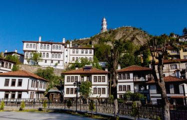 Bayramda Taraklı Göynük Mudurnu Abant Gölcük Gölü Topuk Yaylası Düzce Korugöl Güzeldere Şelalesi̇ Sapanca Maşuki̇ye Ormanya Turu